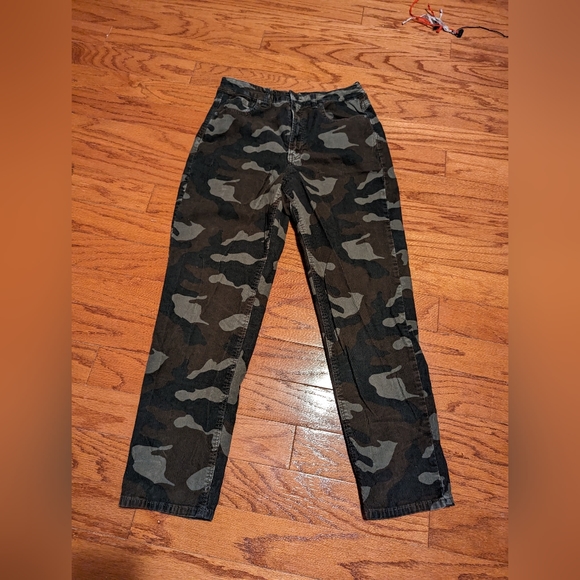 American Eagle camouflage jeans - corduroy - size 8 regular - brown green - mom - Picture 2 of 13